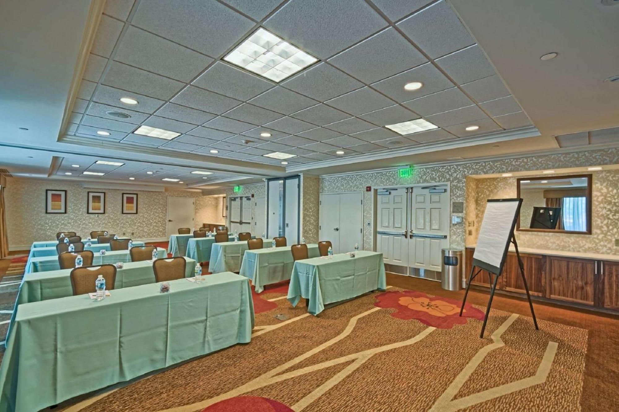 Hilton Garden Inn By Hilton Mount Laurel Buitenkant foto