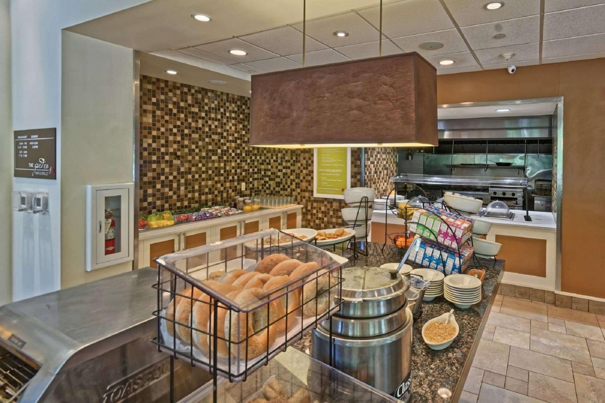 Hilton Garden Inn By Hilton Mount Laurel Buitenkant foto
